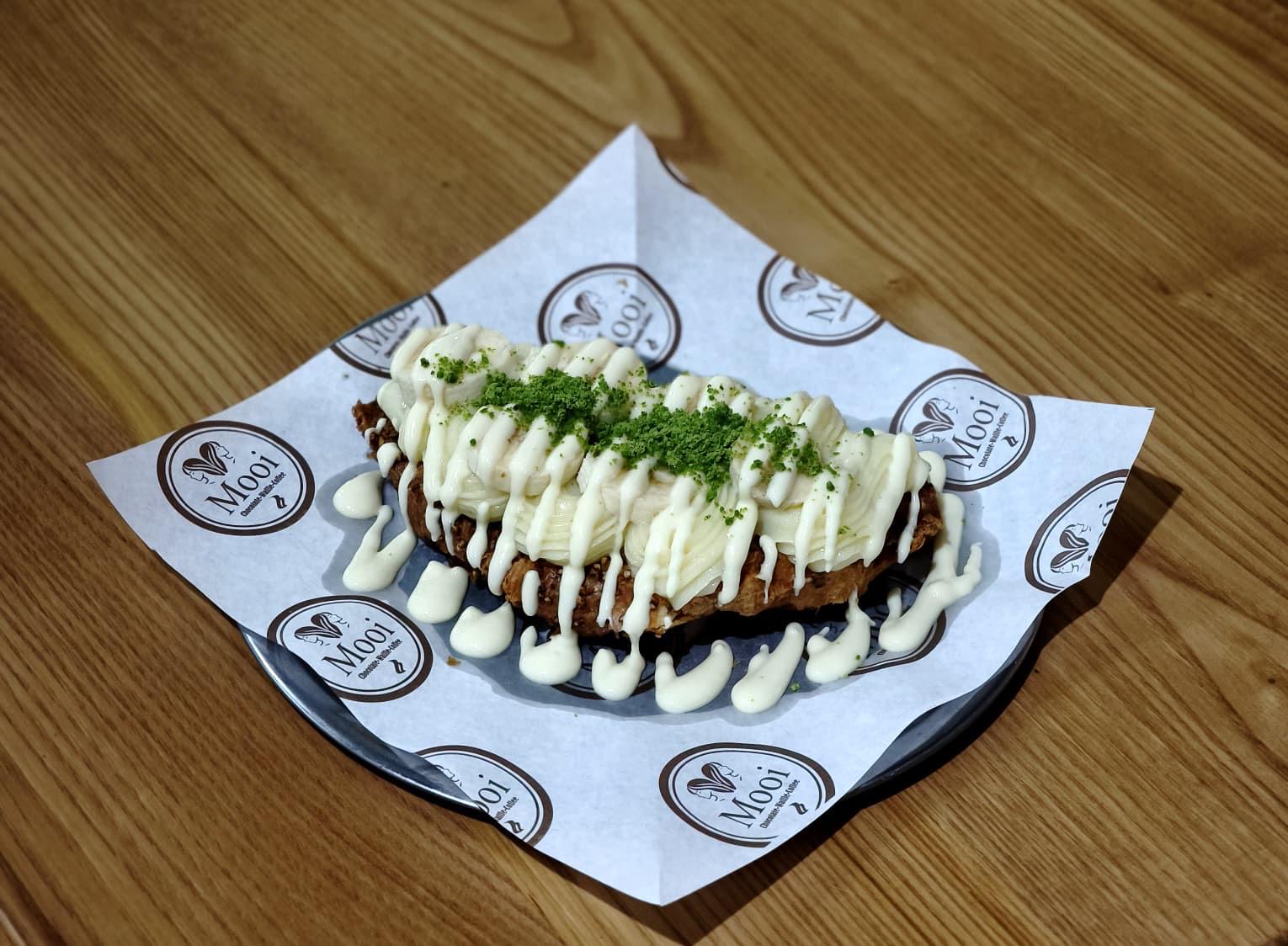 Çilekli Flat Kruvasan